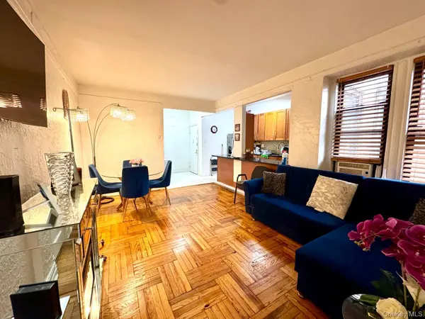 37-21 80th ST #1R, Jackson Heights, NY 11372
