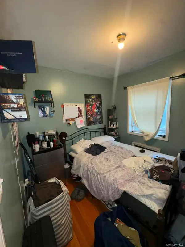2521 94th ST, East Elmhurst, NY 11369