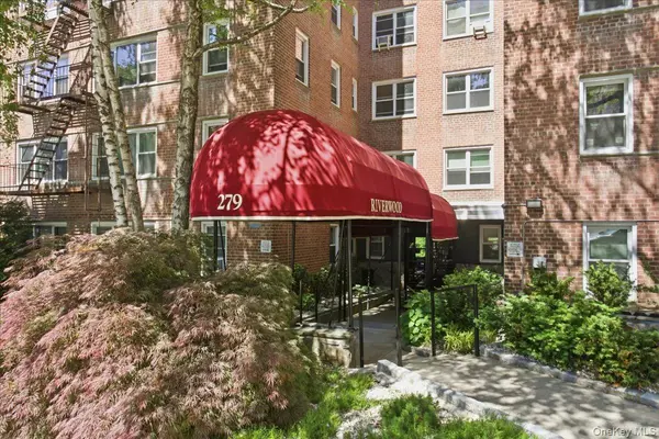279 N Broadway #8R, Yonkers, NY 10701
