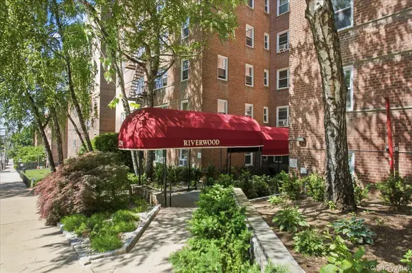 279 N Broadway #8R, Yonkers, NY 10701