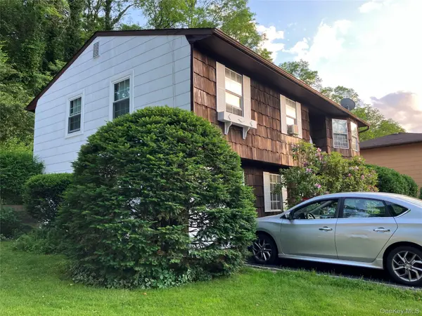 11 Harmony LN, Glen Cove, NY 11542