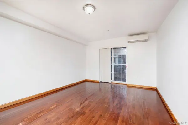 14118 Cherry AVE #2C, Flushing, NY 11355