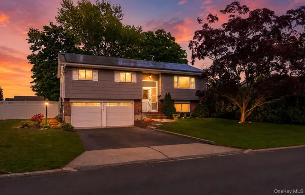 395 Saldane AVE, North Babylon, NY 11703