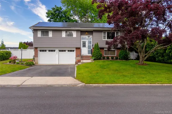 395 Saldane AVE, North Babylon, NY 11703