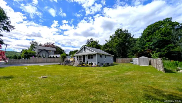 26 Roslyn RD, Carmel, NY 10512