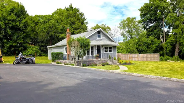 26 Roslyn RD, Carmel, NY 10512