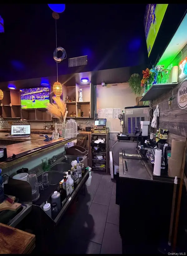 73-18 Northern BLVD, Jackson Heights, NY 11372
