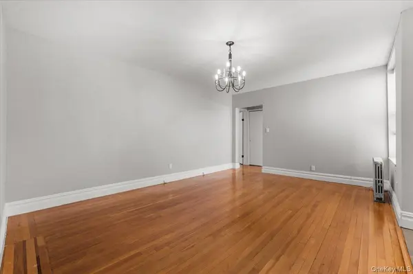 83-52 Talbot ST #6H, Kew Gardens, NY 11415