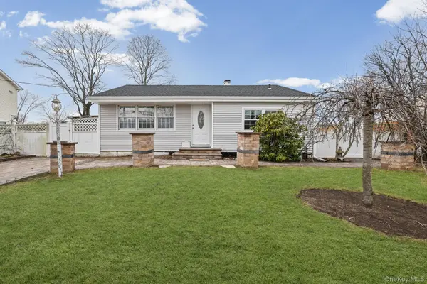 186 Westwood DR, Brentwood, NY 11717
