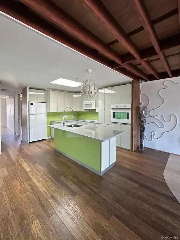 310 Delaware AVE, Staten Island, NY 10305