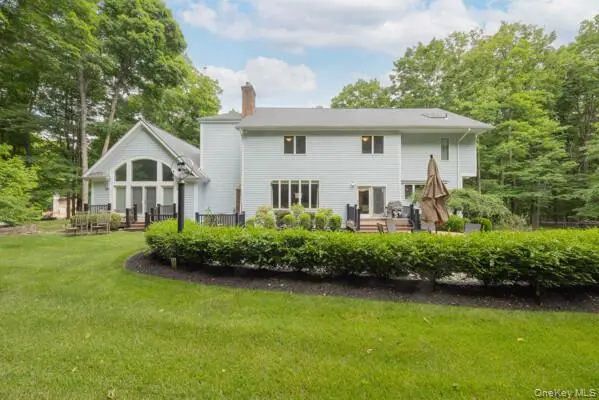19 W Gate RD, Suffern, NY 10901