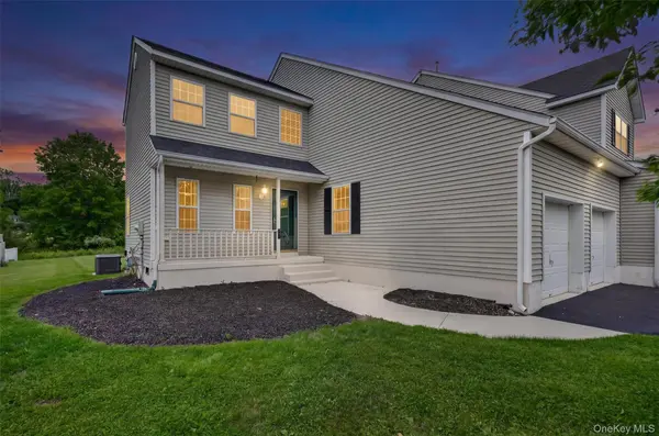 16 Woodfield DR, Washingtonville, NY 10992