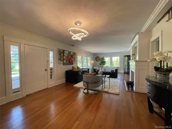 38 Gedney Park DR, White Plains, NY 10605