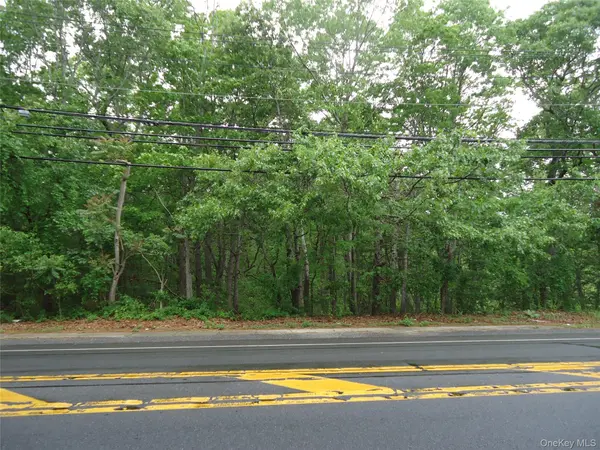 8155 Route 25, Mattituck, NY 11952