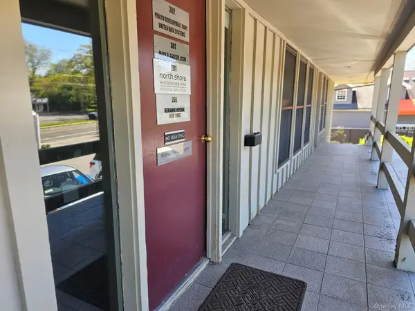 202 E Main ST #302 2nd Floor, Huntington, NY 11743