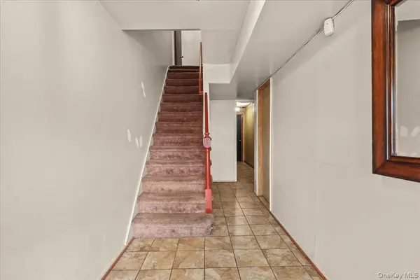 1964 Burke AVE, Bronx, NY 10469