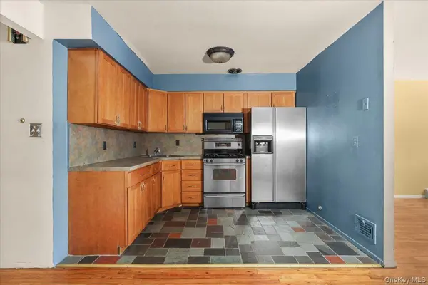 1964 Burke AVE, Bronx, NY 10469