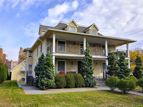 49 Greenridge AVE, White Plains, NY 10605
