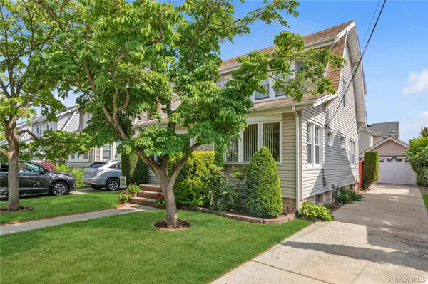 57 Malden AVE, Lynbrook, NY 11563
