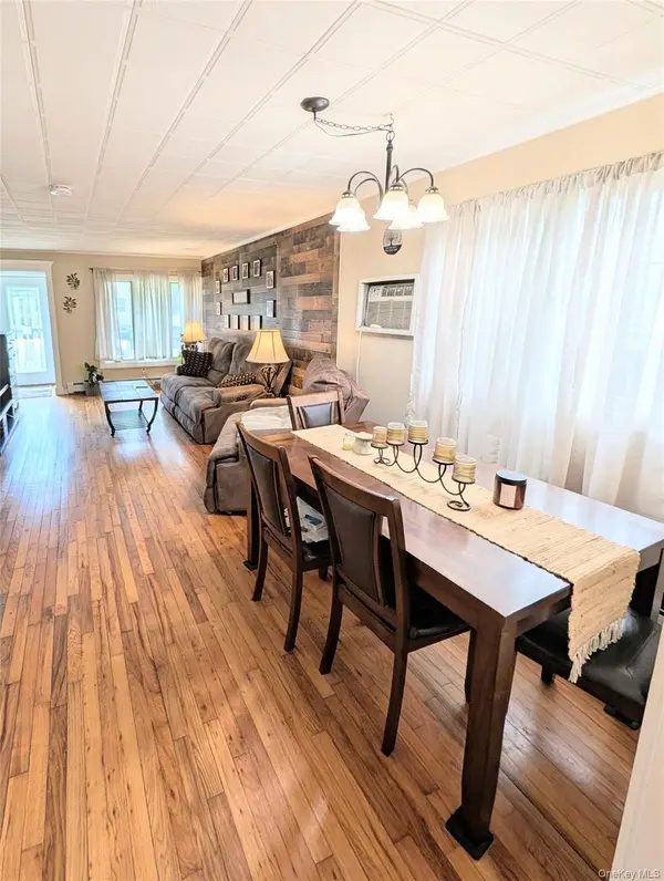 35 E Jackson AVE, Babylon, NY 11702