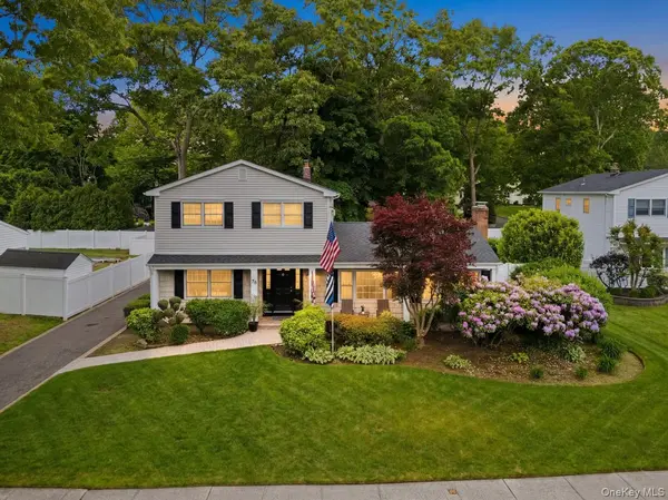 70 Birch ST, Lake Grove, NY 11755