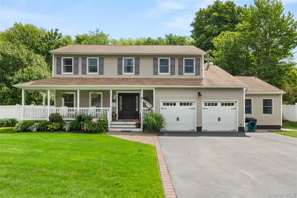 634 Myrtle AVE, West Islip, NY 11795