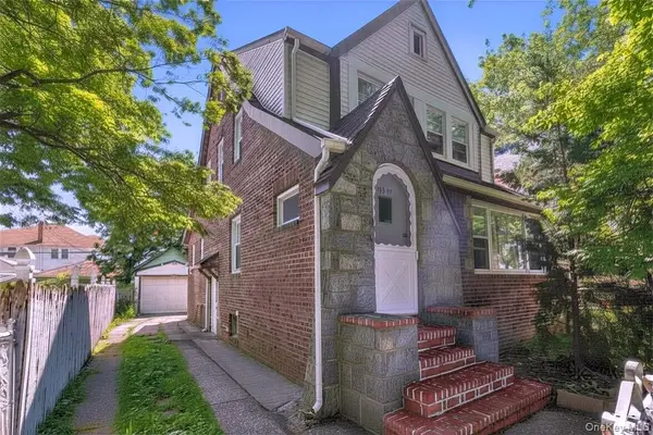 9339 Springfield BLVD, Queens Village, NY 11428