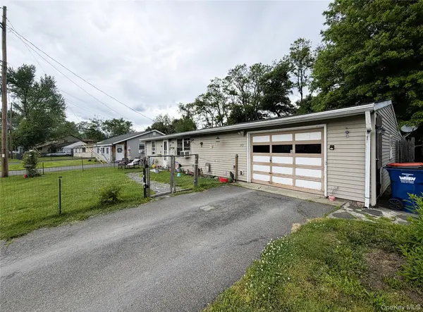33 Plattekill DR, Mount Marion, NY 12456