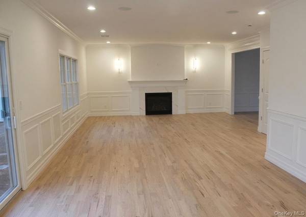 66 Euclid AVE, Massapequa, NY 11758