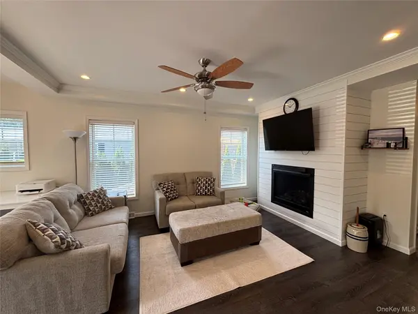 1661 Old Country RD #563, Riverhead, NY 11901