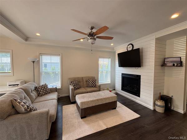 1661 Old Country RD #563, Riverhead, NY 11901