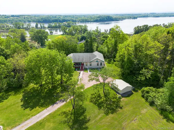 22 Noble ST, Coxsackie, NY 12051