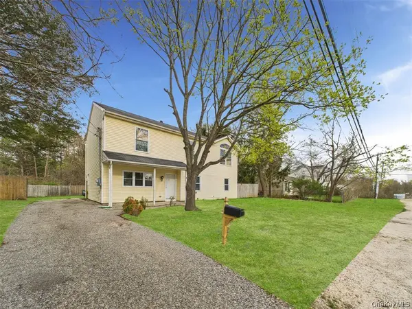 613 Bourdois AVE, Bellport, NY 11713