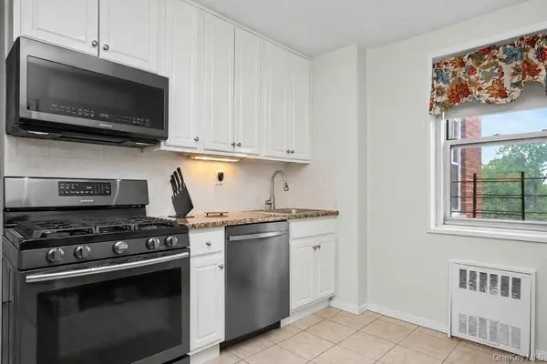 7 Balint DR #510, Yonkers, NY 10710