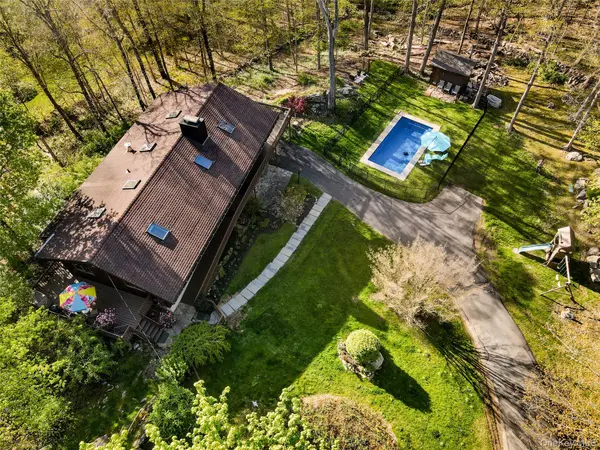 380 Long Ridge RD, Pound Ridge, NY 10576