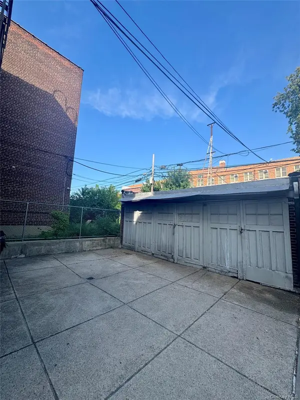 3129 47th ST, Astoria, NY 11103