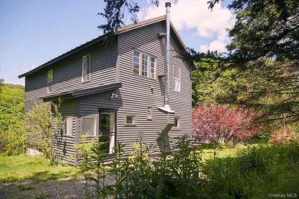 153 Near RD, Red Hook, NY 12571