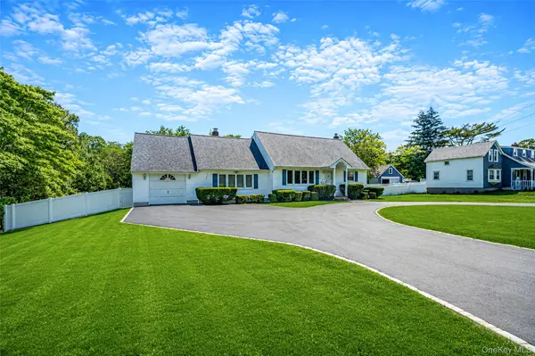 376 S Country RD, East Patchogue, NY 11772