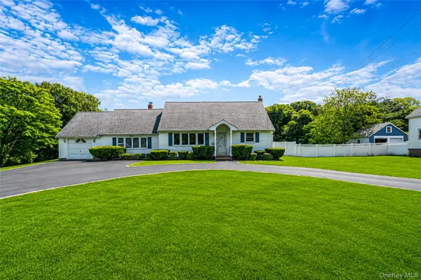 376 S Country RD, East Patchogue, NY 11772