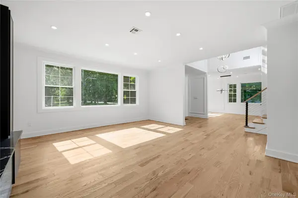1130 Carlls Straight PATH, Dix Hills, NY 11746