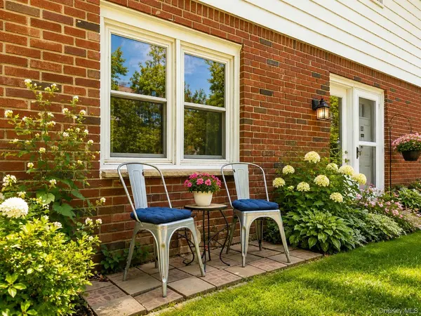 22 Orchard HTS, New Paltz, NY 12561