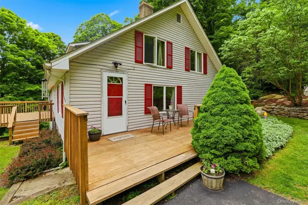 236 Hosner Mountain RD, Hopewell Junction, NY 12533
