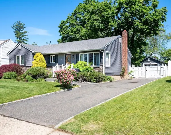23 Martin RD, Bethpage, NY 11714