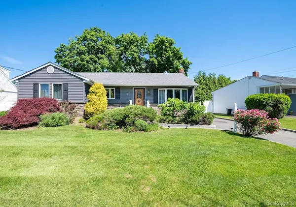 23 Martin RD, Bethpage, NY 11714