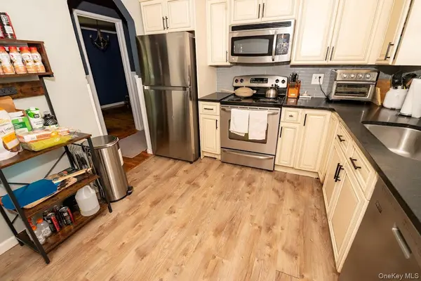 23 Martin RD, Bethpage, NY 11714