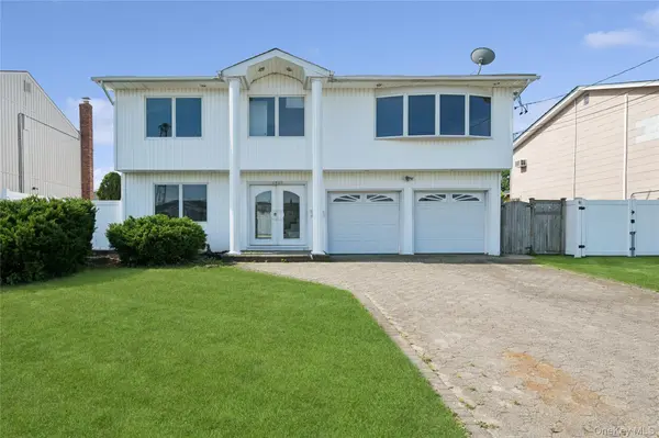 2625 Riverside DR, Wantagh, NY 11793