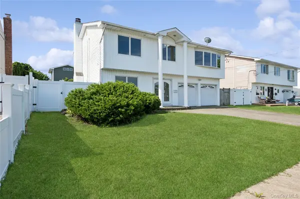 2625 Riverside DR, Wantagh, NY 11793