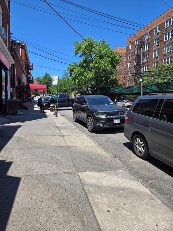 5782 Mosholu AVE, Bronx, NY 10471