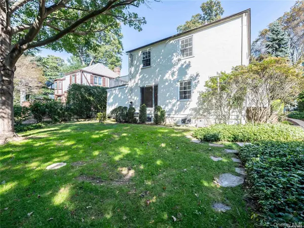 109 Chase RD, Manhasset, NY 11030