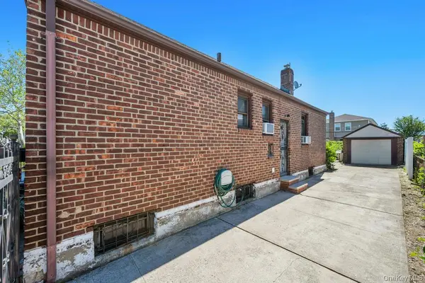 11909 230th ST, Cambria Heights, NY 11411